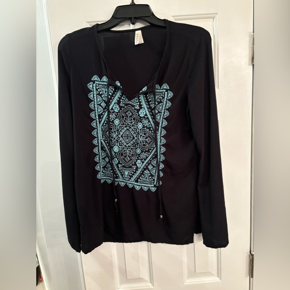 Women’s Roper size medium longg sleeve blouse color black with teal design - Picture 1 of 4